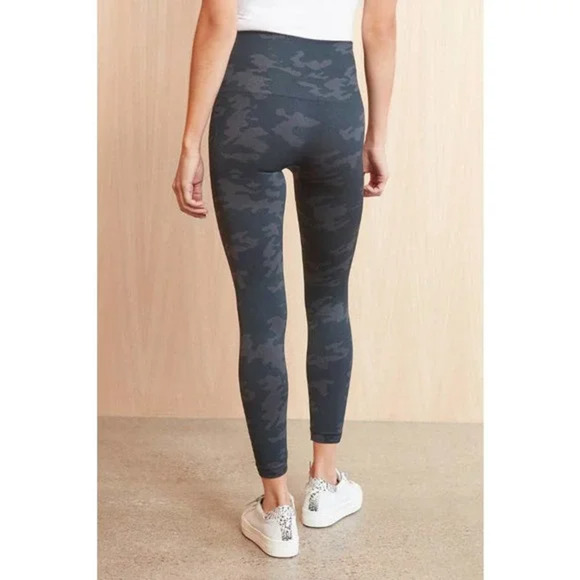SPANX Camo Leggings Medium Green Black Seamless High Rise Shapewear - Picture 5 of 13
